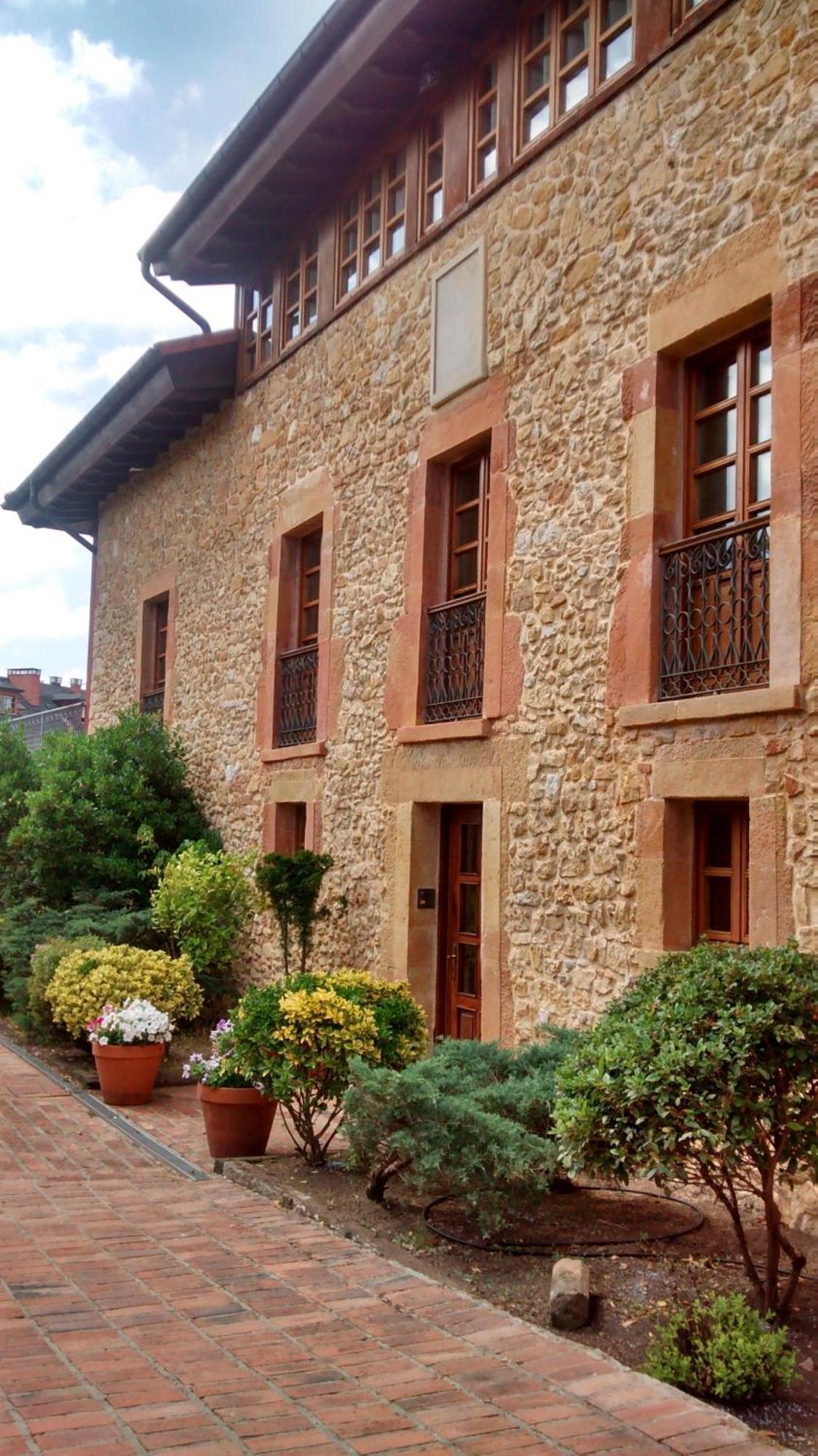 Hotel Palacio De La Vinona Oviedo Exterior photo